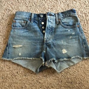 LEVI SHORTS size 25